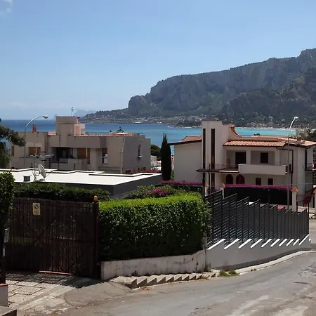Halley House Mondello Exterior photo